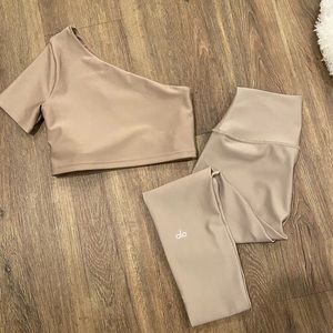 Alo yoga matching set